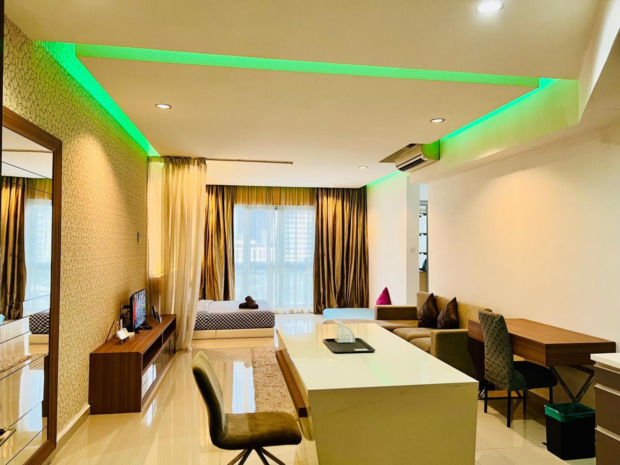 Regalia Suites & Residence By Enjoy Your Stay Куала-Лумпур Экстерьер фото